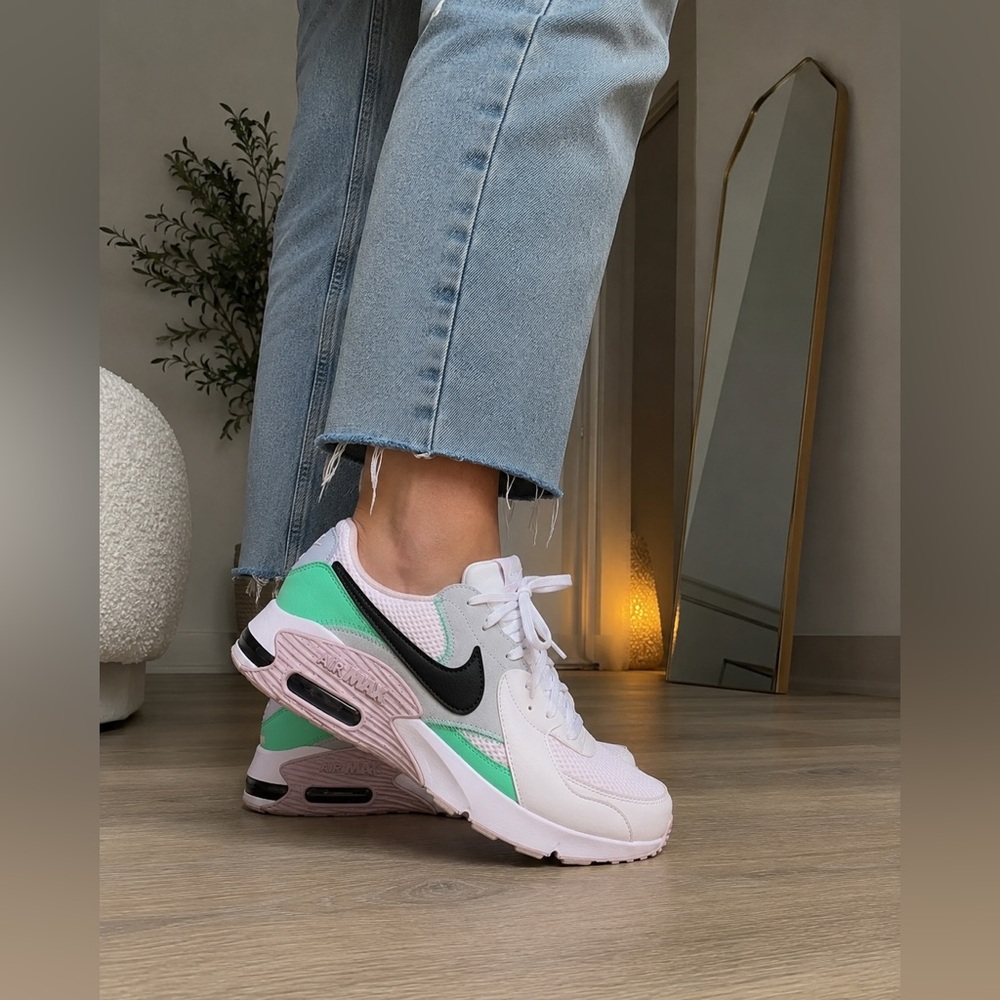 Nike Air Max Excee Sneakers | Women’s Size 8.5 | White/Mint Green